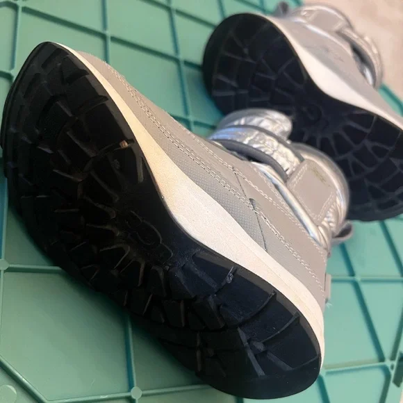 UGG Gray Ankle-High Boots with Metallic Strap, Toddler Size 8 Winter Boots - Picture 7 of 10